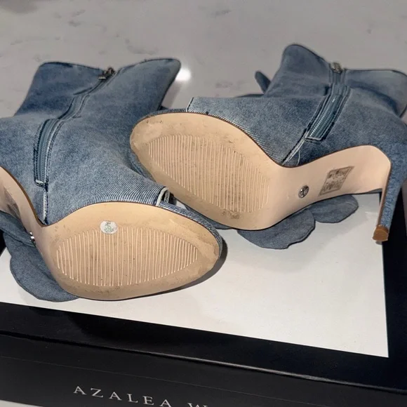 Azalea Wang Blue Floral Women's Shoes - Picture 5 of 10